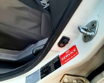 Белый Киа Рио, объемом двигателя 1.4 л и пробегом 91 тыс. км за 6000 $, фото 1 на Automoto.ua