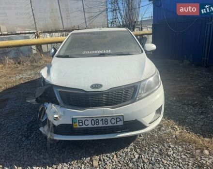 Белый Киа Рио, объемом двигателя 1.4 л и пробегом 147 тыс. км за 2700 $, фото 1 на Automoto.ua
