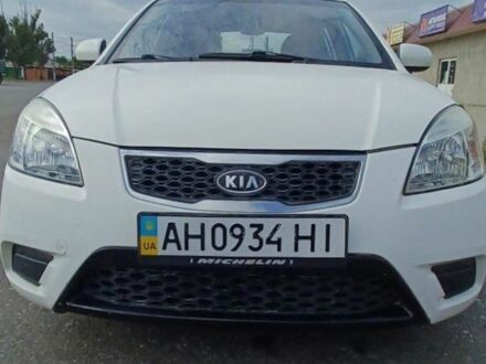 Киа Рио 2011 в Донецке на Automoto.ua Белый Киа Рио, объемом двигателя 1.4 л и пробегом 120 тыс. км за 6100 $, фото 1 на Automoto.ua
