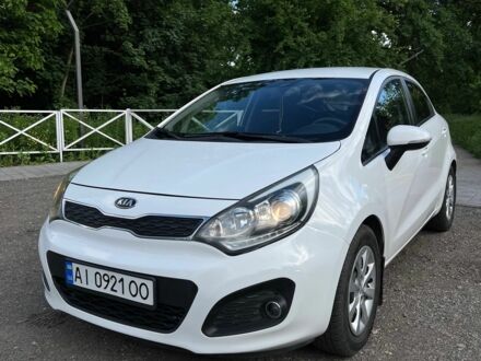 Белый Киа Рио, объемом двигателя 1.1 л и пробегом 212 тыс. км за 5800 $, фото 1 на Automoto.ua