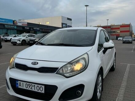 Білий Кіа Ріо, об'ємом двигуна 1.1 л та пробігом 215 тис. км за 5650 $, фото 1 на Automoto.ua