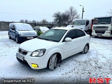 Білий Кіа Ріо, об'ємом двигуна 1.4 л та пробігом 22500 тис. км за 6200 $, фото 1 на Automoto.ua