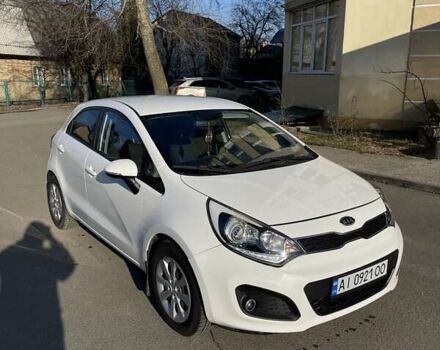 Белый Киа Рио, объемом двигателя 1.12 л и пробегом 203 тыс. км за 6300 $, фото 1 на Automoto.ua
