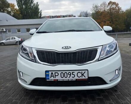 Белый Киа Рио, объемом двигателя 1.4 л и пробегом 288 тыс. км за 7000 $, фото 1 на Automoto.ua