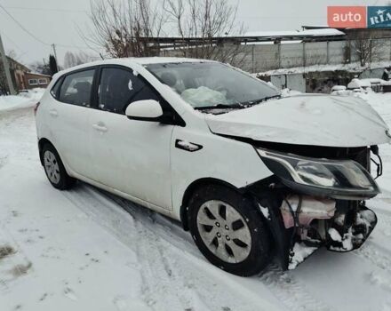 Білий Кіа Ріо, об'ємом двигуна 1.59 л та пробігом 185 тис. км за 4000 $, фото 1 на Automoto.ua