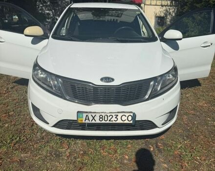 Белый Киа Рио, объемом двигателя 1.4 л и пробегом 192 тыс. км за 5500 $, фото 1 на Automoto.ua
