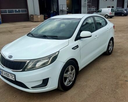 Белый Киа Рио, объемом двигателя 1.4 л и пробегом 206 тыс. км за 5500 $, фото 1 на Automoto.ua