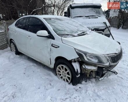 Белый Киа Рио, объемом двигателя 1.4 л и пробегом 175 тыс. км за 2800 $, фото 1 на Automoto.ua
