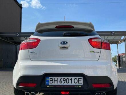 Белый Киа Рио, объемом двигателя 1.4 л и пробегом 278 тыс. км за 7700 $, фото 1 на Automoto.ua