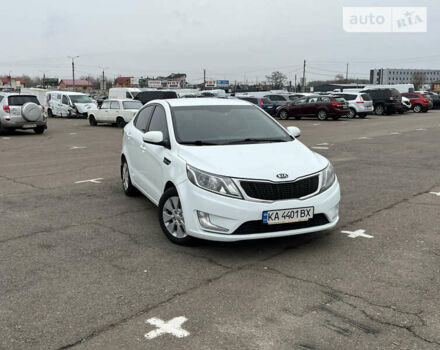 Белый Киа Рио, объемом двигателя 1.59 л и пробегом 290 тыс. км за 8000 $, фото 1 на Automoto.ua