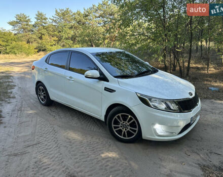 Белый Киа Рио, объемом двигателя 1.59 л и пробегом 109 тыс. км за 9500 $, фото 1 на Automoto.ua