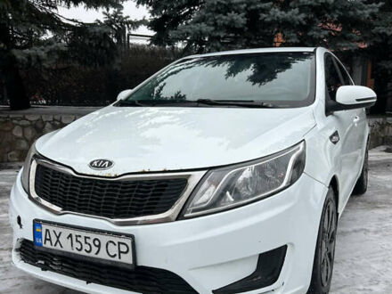 Білий Кіа Ріо, об'ємом двигуна 1.4 л та пробігом 315 тис. км за 5300 $, фото 1 на Automoto.ua