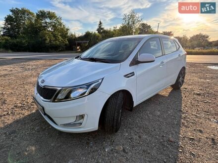 Белый Киа Рио, объемом двигателя 1.6 л и пробегом 239 тыс. км за 7900 $, фото 1 на Automoto.ua