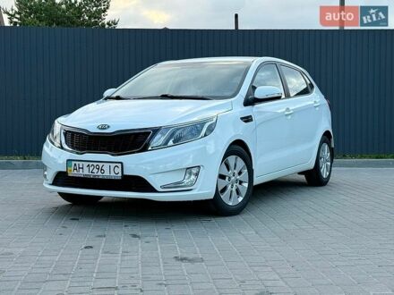 Белый Киа Рио, объемом двигателя 1.59 л и пробегом 28 тыс. км за 10000 $, фото 1 на Automoto.ua