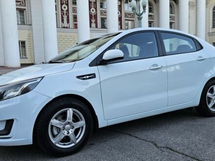 Белый Киа Рио, объемом двигателя 1.4 л и пробегом 105 тыс. км за 6300 $, фото 1 на Automoto.ua