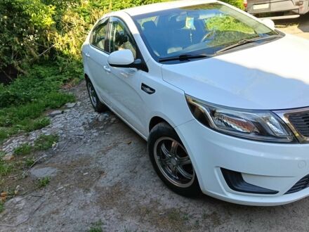 Белый Киа Рио, объемом двигателя 1.4 л и пробегом 90 тыс. км за 8600 $, фото 1 на Automoto.ua