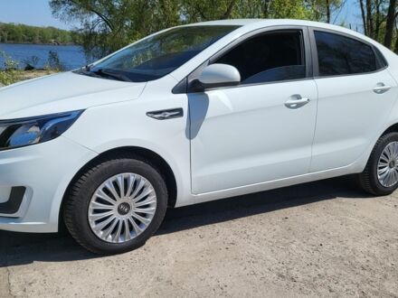 Белый Киа Рио, объемом двигателя 1.4 л и пробегом 235 тыс. км за 7700 $, фото 1 на Automoto.ua