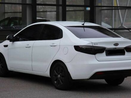 Білий Кіа Ріо, об'ємом двигуна 1.6 л та пробігом 125 тис. км за 7900 $, фото 1 на Automoto.ua