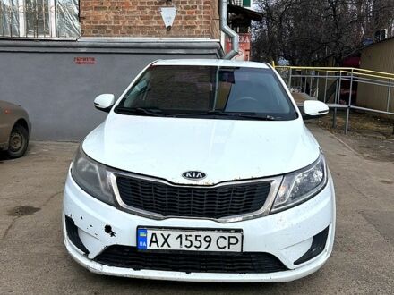 Белый Киа Рио, объемом двигателя 1.4 л и пробегом 256 тыс. км за 5200 $, фото 1 на Automoto.ua