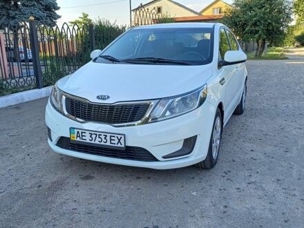 Белый Киа Рио, объемом двигателя 1.4 л и пробегом 52 тыс. км за 89000 $, фото 1 на Automoto.ua