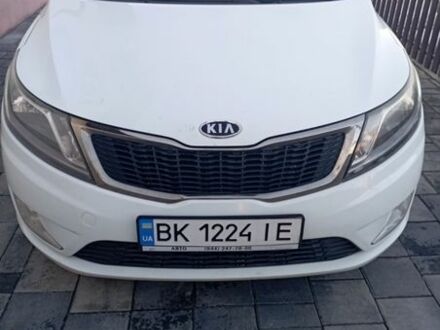 Білий Кіа Ріо, об'ємом двигуна 1.6 л та пробігом 150 тис. км за 7000 $, фото 1 на Automoto.ua