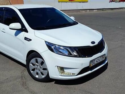 Киа Рио 2012 в Николаеве на Automoto.ua Белый Киа Рио, объемом двигателя 1.4 л и пробегом 274 тыс. км за 5599 $, фото 1 на Automoto.ua