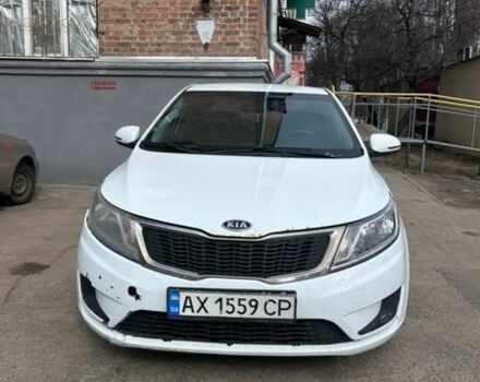 Белый Киа Рио, объемом двигателя 1.4 л и пробегом 315 тыс. км за 4999 $, фото 1 на Automoto.ua