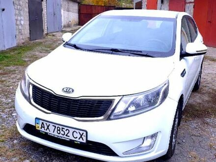 Белый Киа Рио, объемом двигателя 1.6 л и пробегом 296 тыс. км за 5500 $, фото 1 на Automoto.ua