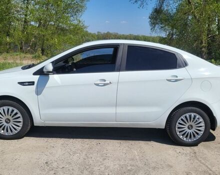 Белый Киа Рио, объемом двигателя 1.4 л и пробегом 220 тыс. км за 7300 $, фото 1 на Automoto.ua