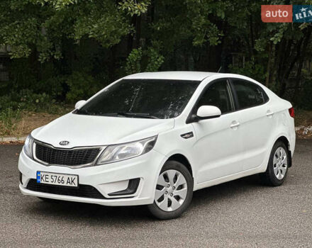 Белый Киа Рио, объемом двигателя 1.4 л и пробегом 208 тыс. км за 5500 $, фото 1 на Automoto.ua