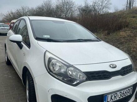 Белый Киа Рио, объемом двигателя 0 л и пробегом 190 тыс. км за 5000 $, фото 1 на Automoto.ua