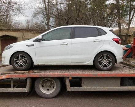 Белый Киа Рио, объемом двигателя 0 л и пробегом 170 тыс. км за 2013 $, фото 1 на Automoto.ua