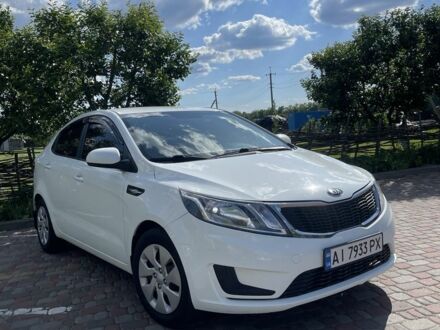 Киа Рио 2013 в Иванкове на Automoto.ua Белый Киа Рио, объемом двигателя 1.4 л и пробегом 84 тыс. км за 9500 $, фото 1 на Automoto.ua
