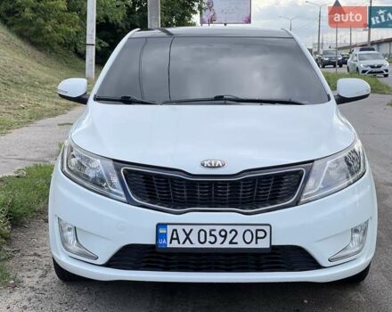 Белый Киа Рио, объемом двигателя 1.6 л и пробегом 151 тыс. км за 7800 $, фото 1 на Automoto.ua