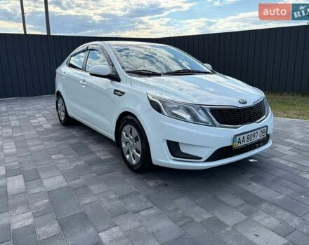 Белый Киа Рио, объемом двигателя 1.4 л и пробегом 157 тыс. км за 6800 $, фото 1 на Automoto.ua