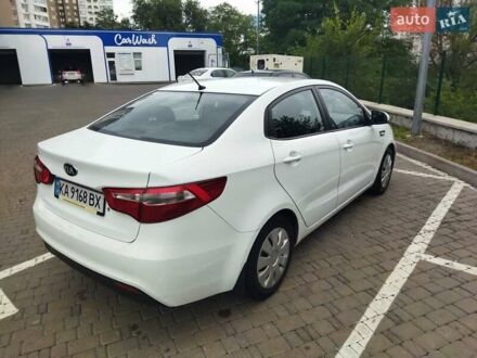 Белый Киа Рио, объемом двигателя 1.4 л и пробегом 270 тыс. км за 7000 $, фото 1 на Automoto.ua