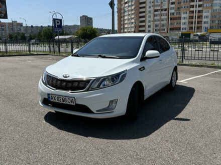 Киа Рио 2013 в Харькове на Automoto.ua Белый Киа Рио, объемом двигателя 1.4 л и пробегом 184 тыс. км за 7900 $, фото 1 на Automoto.ua