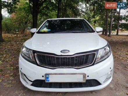 Белый Киа Рио, объемом двигателя 1.59 л и пробегом 172 тыс. км за 9000 $, фото 1 на Automoto.ua