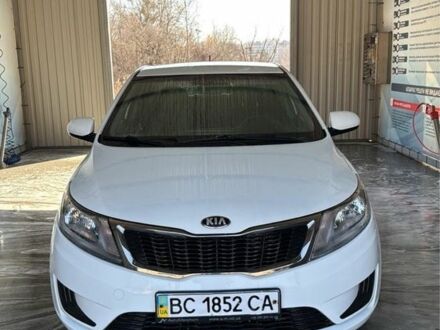 Білий Кіа Ріо, об'ємом двигуна 1.4 л та пробігом 55 тис. км за 9800 $, фото 1 на Automoto.ua