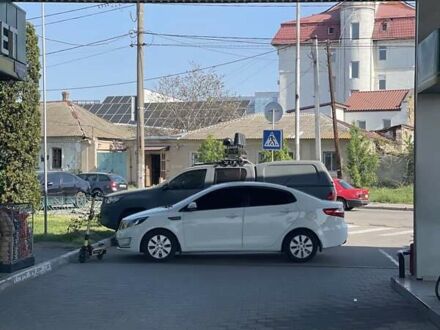 Белый Киа Рио, объемом двигателя 1.6 л и пробегом 126 тыс. км за 9000 $, фото 1 на Automoto.ua