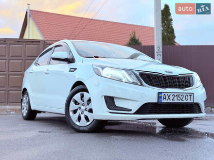 Білий Кіа Ріо, об'ємом двигуна 1.4 л та пробігом 250 тис. км за 5700 $, фото 1 на Automoto.ua