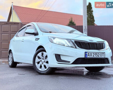 Белый Киа Рио, объемом двигателя 1.4 л и пробегом 250 тыс. км за 5700 $, фото 1 на Automoto.ua