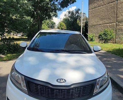 Белый Киа Рио, объемом двигателя 1.4 л и пробегом 237 тыс. км за 6400 $, фото 1 на Automoto.ua