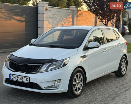 Білий Кіа Ріо, об'ємом двигуна 1.6 л та пробігом 178 тис. км за 8800 $, фото 1 на Automoto.ua