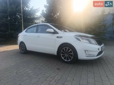 Белый Киа Рио, объемом двигателя 1.4 л и пробегом 180 тыс. км за 8000 $, фото 1 на Automoto.ua