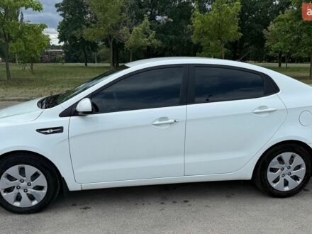 Білий Кіа Ріо, об'ємом двигуна 1.37 л та пробігом 125 тис. км за 8000 $, фото 1 на Automoto.ua