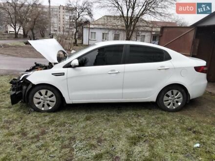 Белый Киа Рио, объемом двигателя 1.59 л и пробегом 102 тыс. км за 3700 $, фото 1 на Automoto.ua