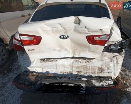 Белый Киа Рио, объемом двигателя 1.4 л и пробегом 136 тыс. км за 4000 $, фото 1 на Automoto.ua