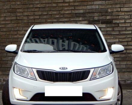 Белый Киа Рио, объемом двигателя 1.6 л и пробегом 76 тыс. км за 325000 $, фото 1 на Automoto.ua