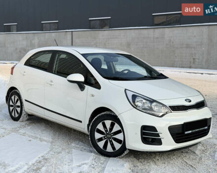 Белый Киа Рио, объемом двигателя 1.4 л и пробегом 65 тыс. км за 12700 $, фото 1 на Automoto.ua
